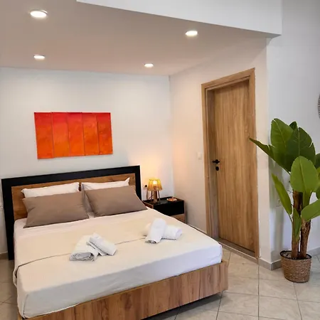 Gold Coast Luxury * Nea Triglia