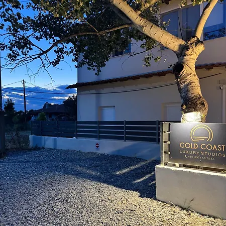 Апартамент Gold Coast Luxury Nea Triglia