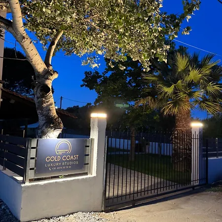 Апартамент Gold Coast Luxury Nea Triglia