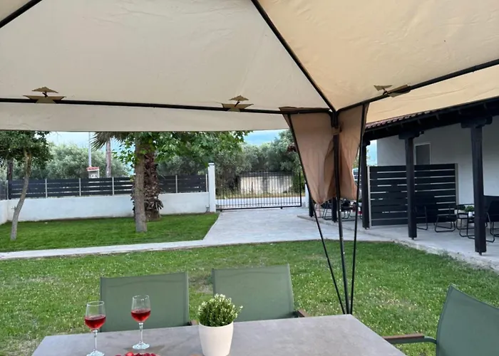 Gold Coast Luxury Nea Triglia